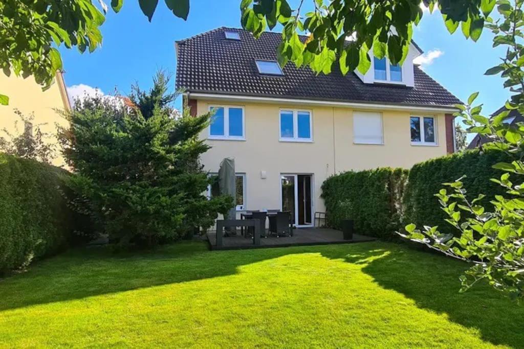 Modern Townhouse, Quiet And Close To The Centre. Vakantiehuis Berlijn