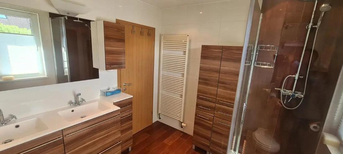 Vakantiehuis Modern Townhouse, Quiet And Close To The Centre. Berlijn